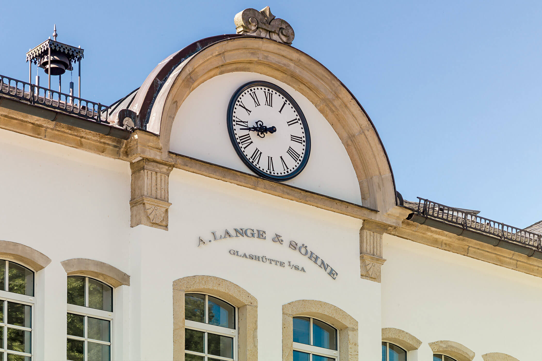 a-lange-soehne-stammhaus-exterior-view-lettering.jpg